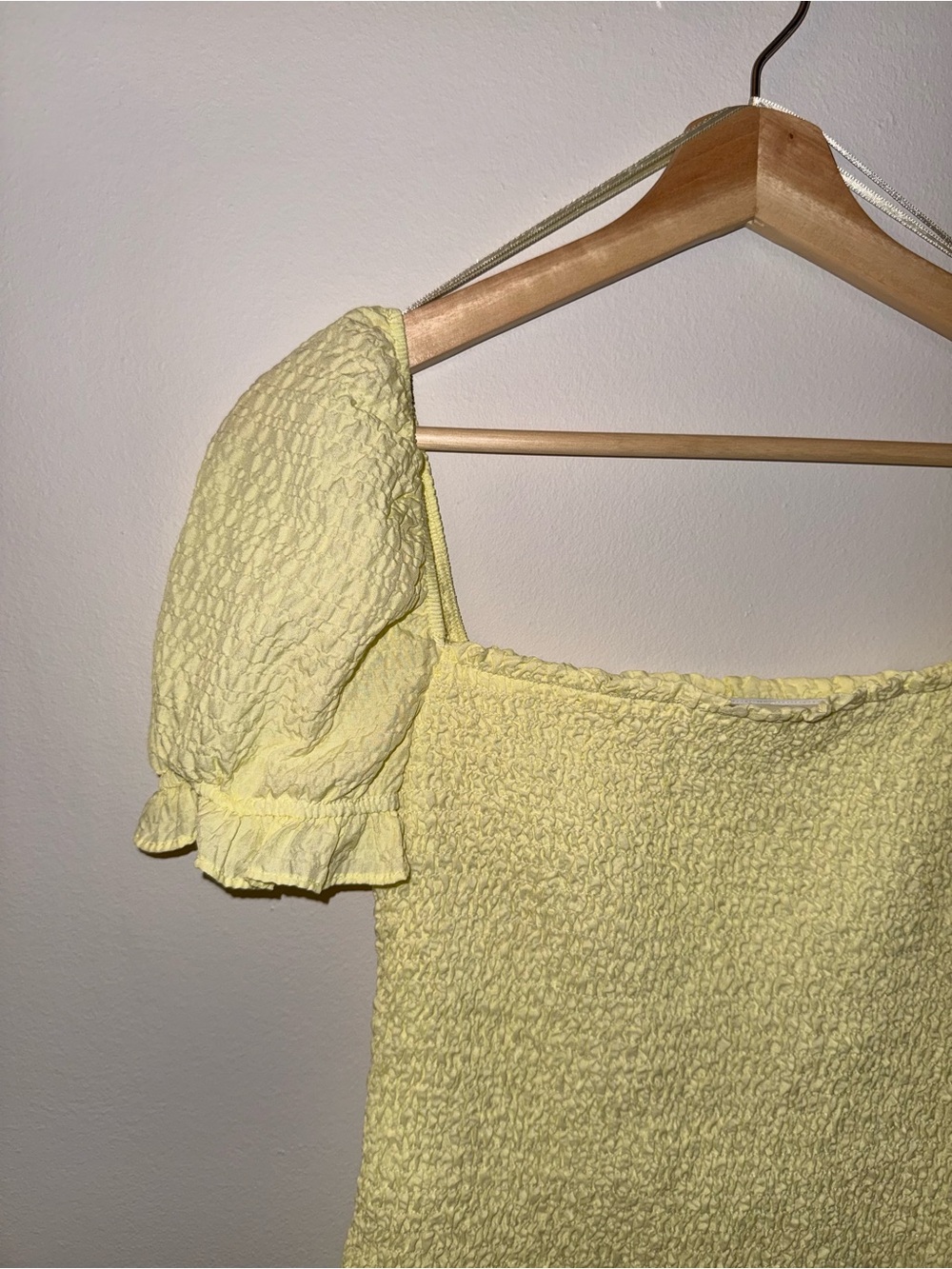 Label Inside Garment - Picture 2 of 4